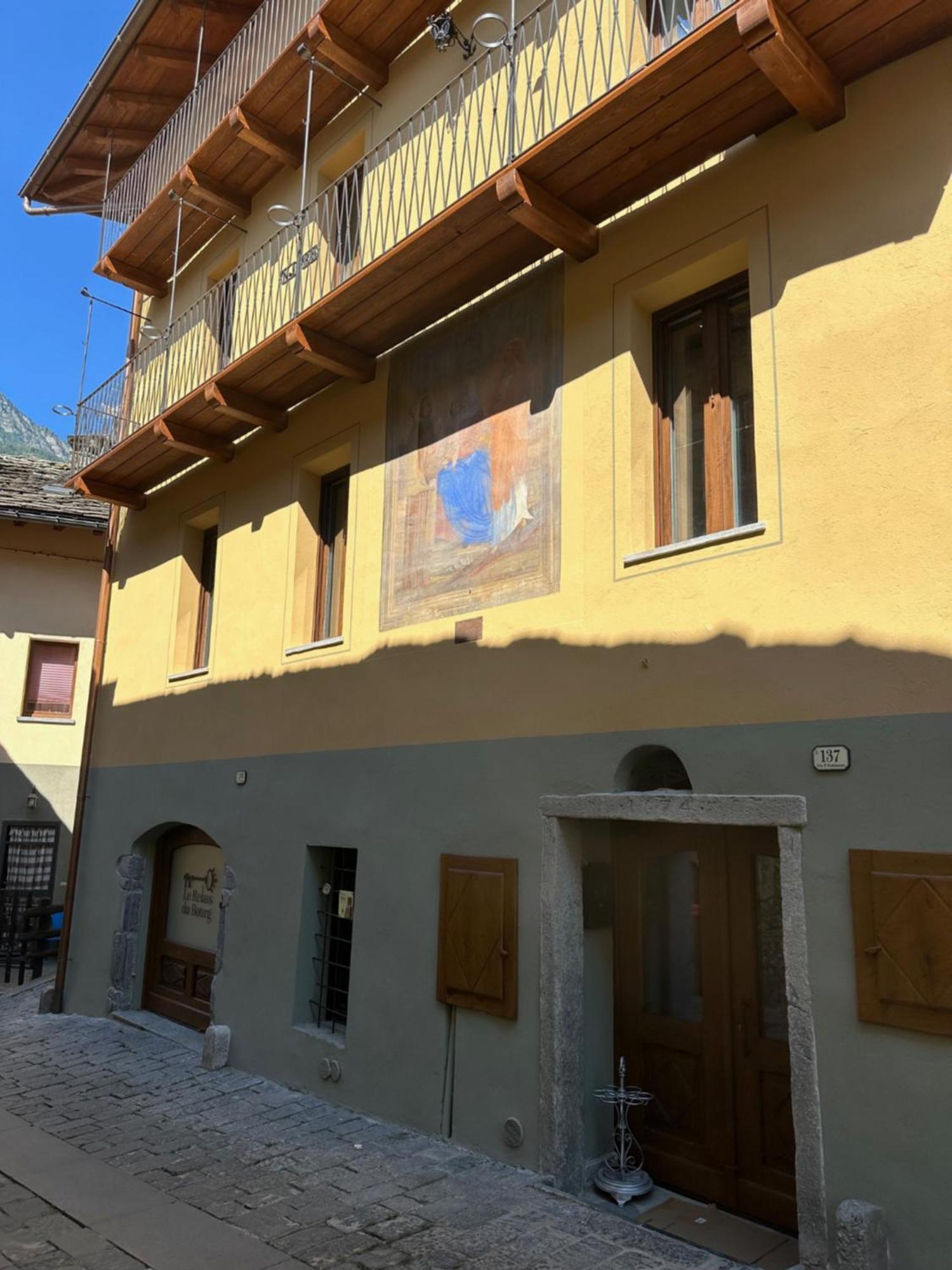 Le Relais Du Bourg Chambres De Charme Wellnes Donnaz Kültér fotó